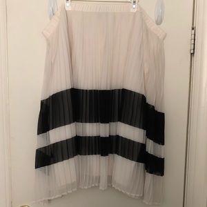 3X Soft Pleated Skirt